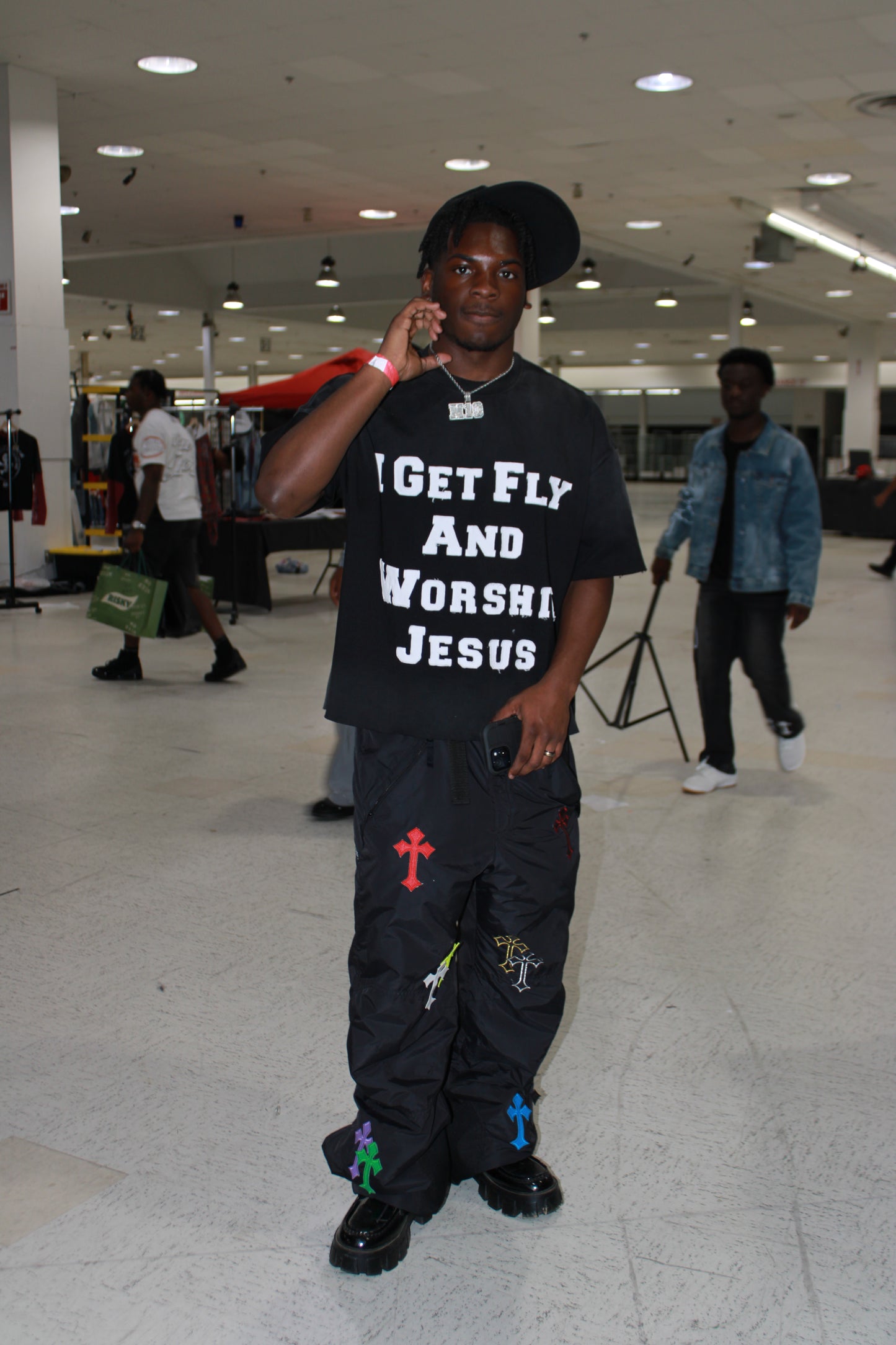 I GET FLY AND WORSHIP JESUS TEE (Black)